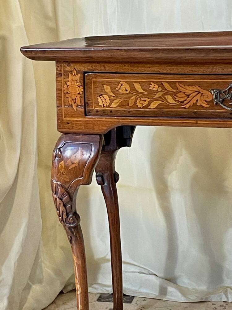 Tavolino olandese del XVIII secolo