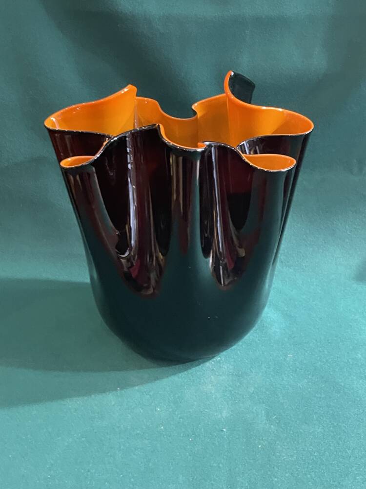 Raro vaso fazzoletto di Venini, nero e arancio 1997 - immagine 7